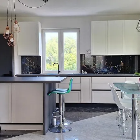 Apartment S Bazenom I Parkingom Pula