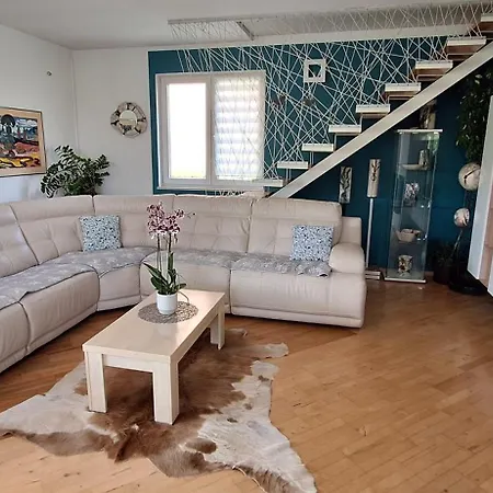 Apartment S Bazenom I Parkingom Pula
