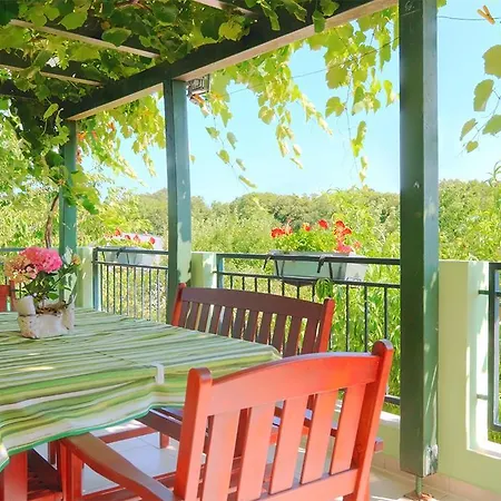 Apartment S Bazenom I Parkingom