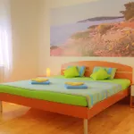 S Bazenom I Parkingom Appartement